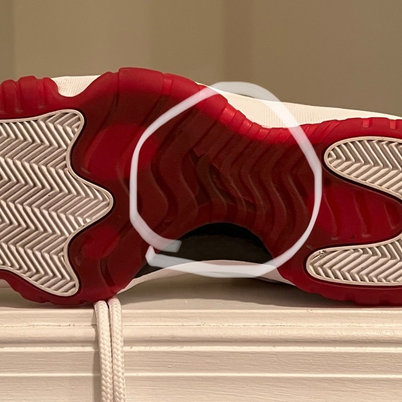 Men's Jordan XI - Picture 7 of 7